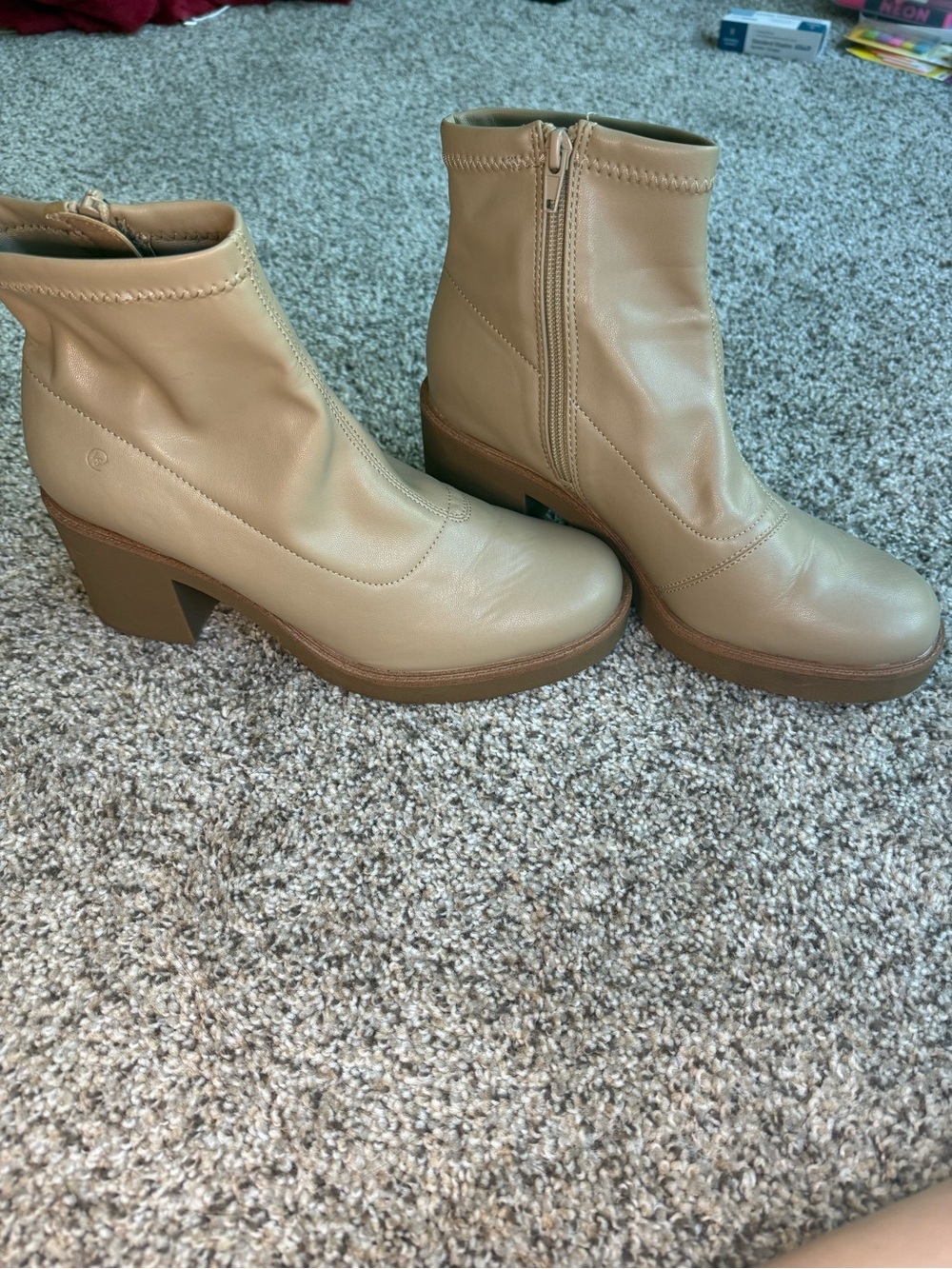 Life Stride Women's Beige/Tan Block Heel Ankle Booties